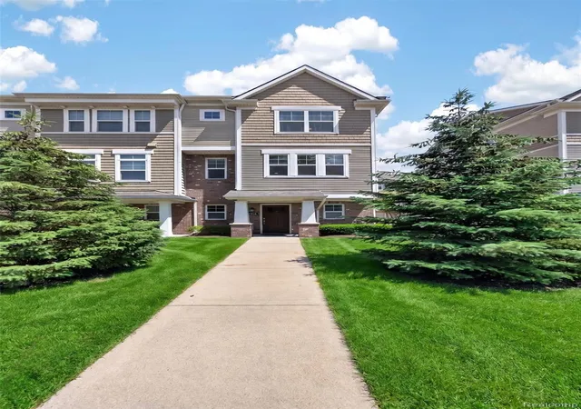 Photo 3 of Condo for sale at 3534 Rochester Rd, Royal Oak, MI 48073 | MLS# 20261041372 | Listing updated on 2026-07-17