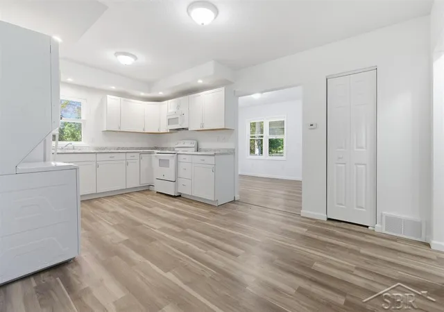 Photo 4 of Single family home for sale at 801 Atwell St, Midland, MI 48640 | MLS# 61050210156 | Listing updated on 2026-06-11