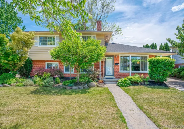 Photo 2 of Single family home for sale at 38451 Richland St, Livonia, MI 48150 | MLS# 20261041383 | Listing updated on 2026-06-06