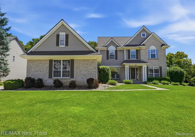 Photo 1 of Single family home for sale at 729 Akehurst Ln, White Lake, MI 48386 | MLS# 20261041386 | Listing updated on 2026-06-18