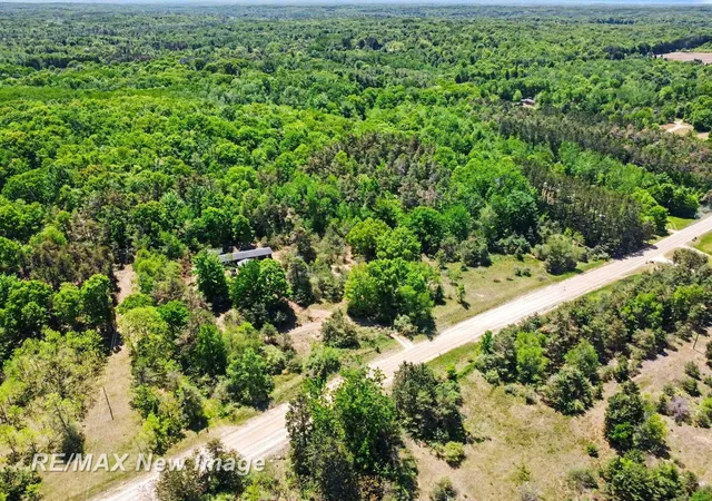 2nd image of 3769 W Herrick Rd, Farwell, MI 48622 | MLS# 61050210161