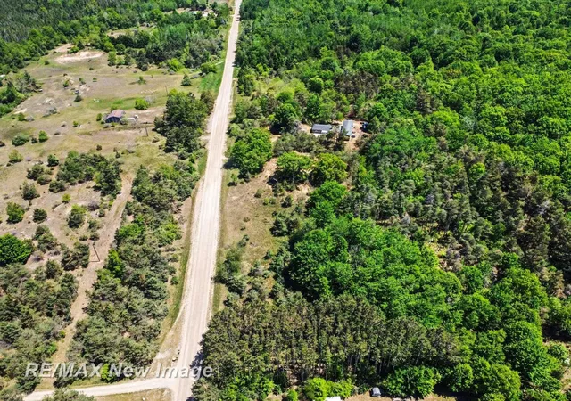 4th image of 3769 W Herrick Rd, Farwell, MI 48622 | MLS# 61050210161