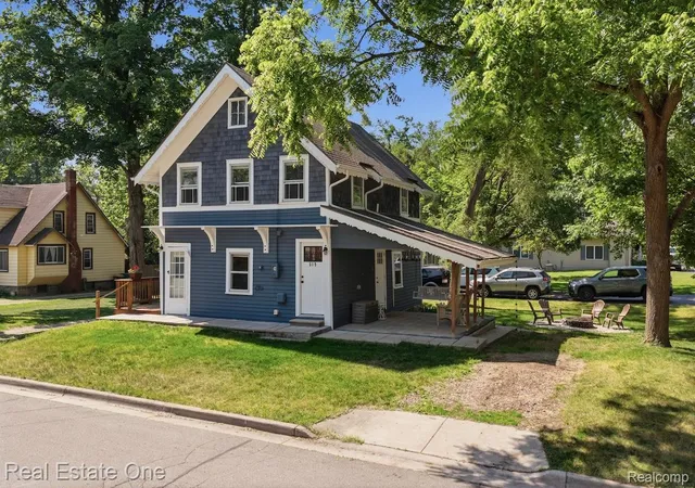 Photo 3 of Single family home for sale at 519 Franklin St, Brighton, MI 48116 | MLS# 20261041404 | Listing updated on 2026-06-12