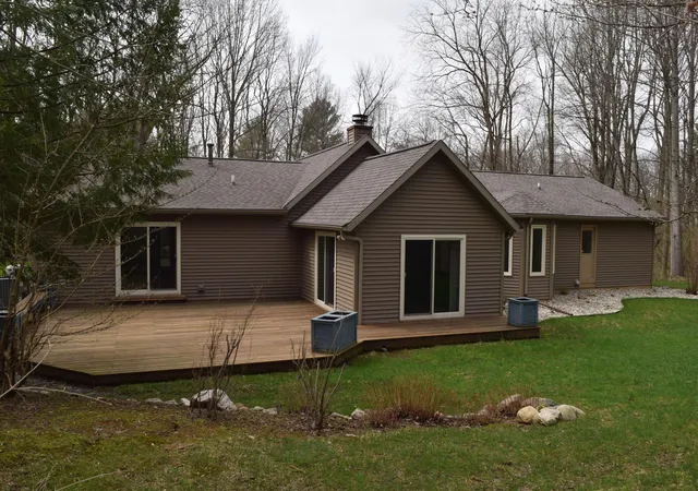 Photo 4 of Single family home for sale at 1209 Morris Dr, Niles, MI 49120 | MLS# 69026027102 | Listing updated on 2026-09-19