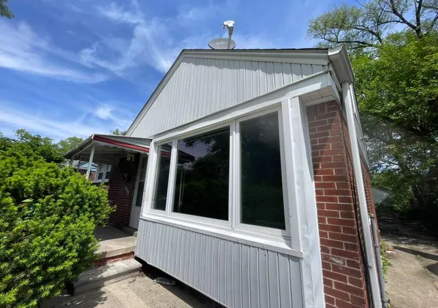Photo 1 of Single family home for sale at 20090 Lahser Rd, Detroit, MI 48219 | MLS# 81026027100 | Listing updated on 2026-06-09