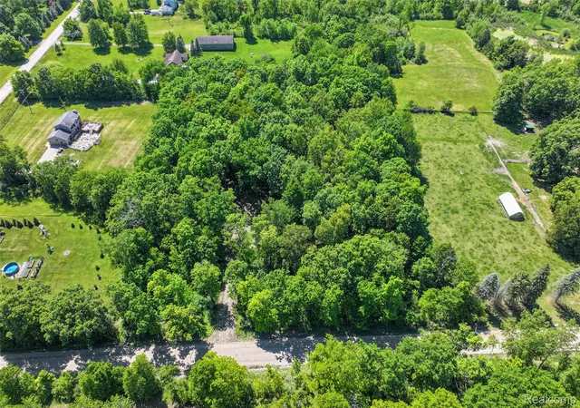 Homes for sale in Howell Township Livingston, MI | 3075 Crandall Rd, Howell Township Livingston, MI 48855 | MLS# 20261041423