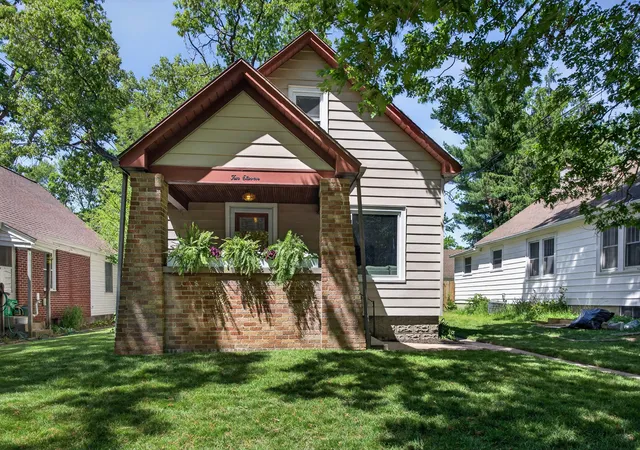 Photo 1 of Sale Pending at 1011 Hoyt St Se, Grand Rapids, MI 49507 | MLS# 65026027111 | Listing updated on 2026-06-09