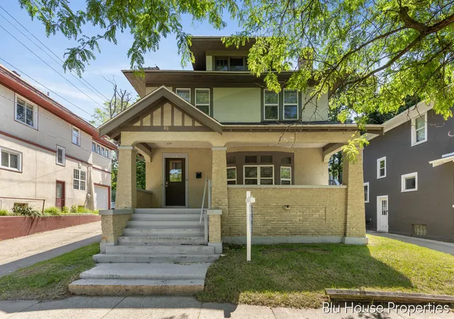 Photo 1 of Sale Pending at 616 Giddings Ave Se, Grand Rapids, MI 49506 | MLS# 65026027112 | Listing updated on 2026-06-09