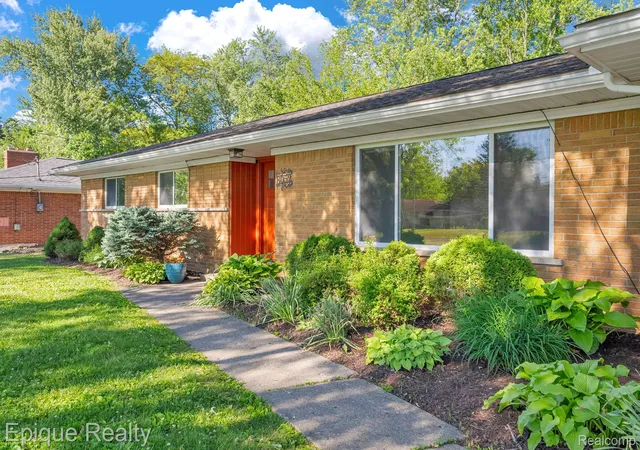 Photo 3 of Single family home for sale at 8052 Dungarvin Dr, Grand Blanc, MI 48439 | MLS# 20261041453 | Listing updated on 2026-06-12