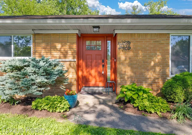 Photo 4 of Single family home for sale at 8052 Dungarvin Dr, Grand Blanc, MI 48439 | MLS# 20261041453 | Listing updated on 2026-06-12