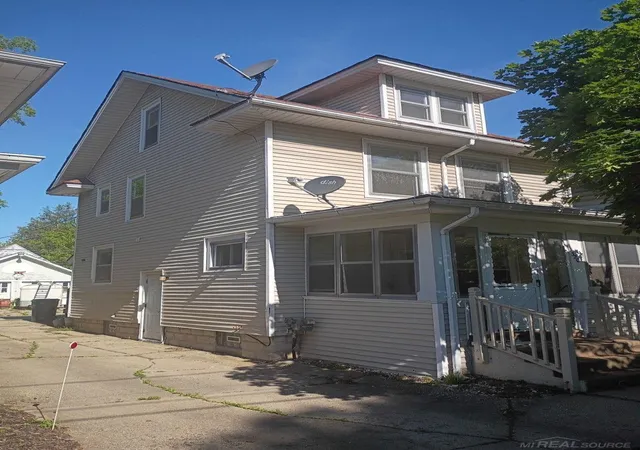 2nd image of 320 Huron St, Lansing, MI 48915 | MLS# 58050210180