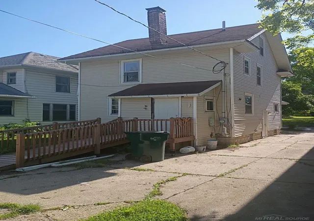 3rd image of 320 Huron St, Lansing, MI 48915 | MLS# 58050210180