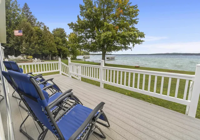 5th image of 6910 Carter Rd, Beulah, MI 49617 | MLS# 78080069225