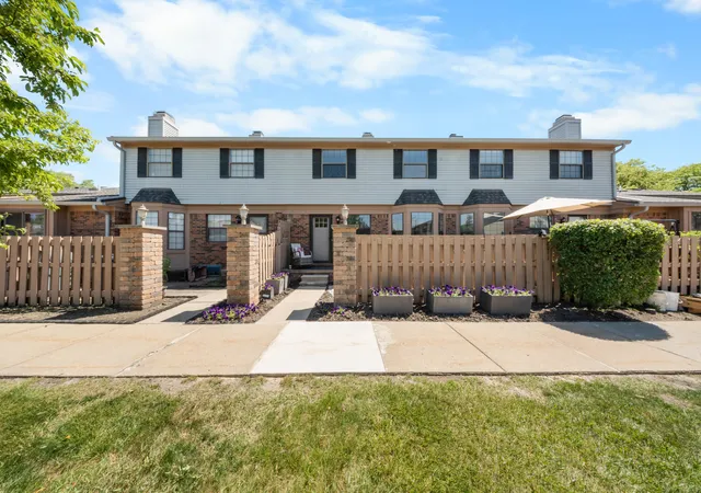 5th image of 2071 Vine Way Dr #79, Canton, MI 48188 | MLS# 81026027125
