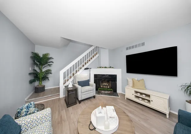 3rd image of 2071 Vine Way Dr #79, Canton, MI 48188 | MLS# 81026027125