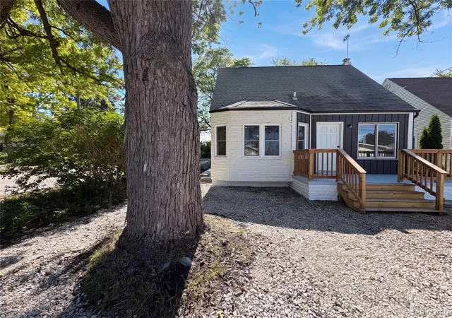 Photo 1 of Single family home for sale at 492 Algene St, Lake Orion, MI 48362 | MLS# 20261041460 | Listing updated on 2026-09-10