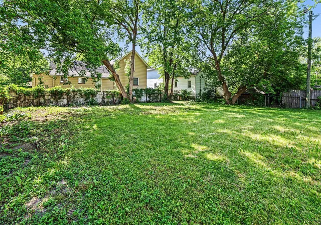 24th image of 603 N Mclellan St, Bay City, MI 48708 | MLS# 65026027137