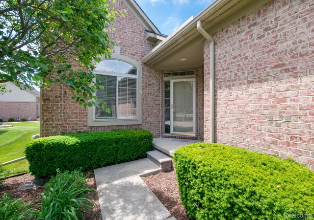Photo 3 of Condo for sale at 40658 Saint Louis Dr, Clinton Township, MI 48038 | MLS# 20261041464 | Listing updated on 2026-06-05