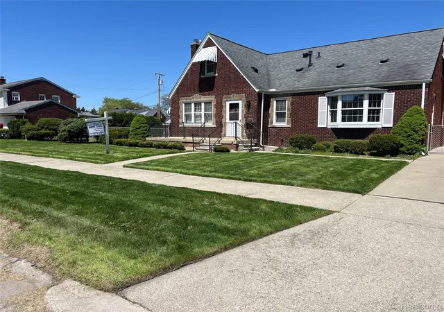 Photo 3 of Single family home for sale at 13226 Catalpa St, Southgate, MI 48195 | MLS# 20261041479 | Listing updated on 2026-06-21