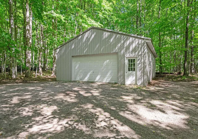 4th image of 5252 Six Mile Lake Rd, East Jordan, MI 49727 | MLS# 78080069234