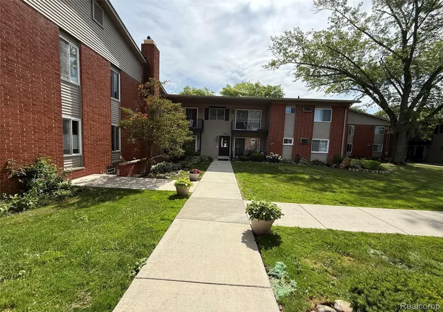 Photo 2 of Condo for sale at 4109 Benjamin Ave #2, Royal Oak, MI 48073 | MLS# 20261041518 | Listing updated on 2026-06-06