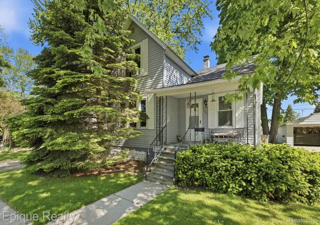 Photo 1 of Single family home for sale at 1301 Myrtle St, Port Huron, MI 48060 | MLS# 20261041533 | Listing updated on 2026-06-19
