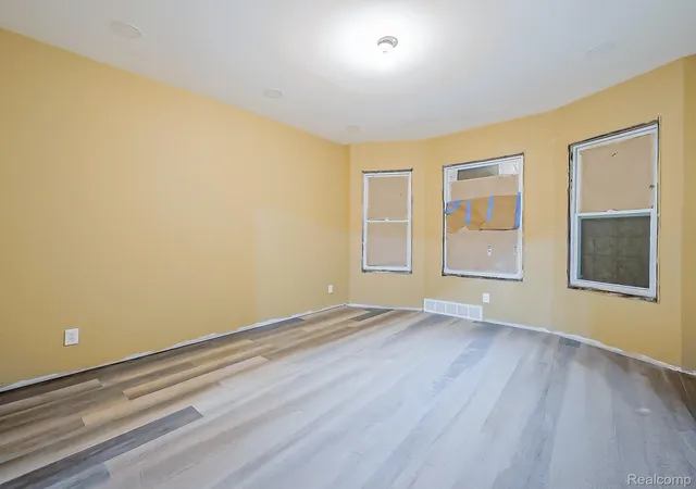 2nd image of 895 Blaine St, Detroit, MI 48202 | MLS# 20261041537