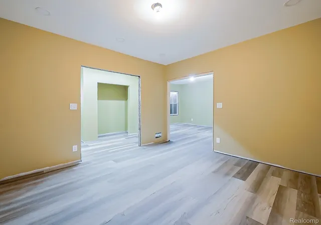 Photo 3 of Multi family home for sale at 895 Blaine St, Detroit, MI 48202 | MLS# 20261041537 | Listing updated on 2026-06-18
