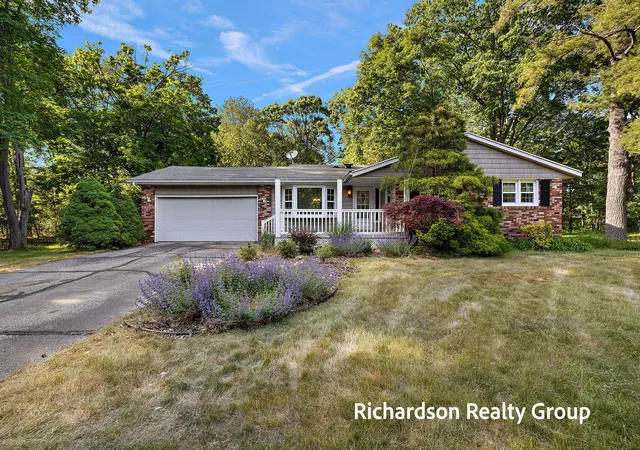 Photo 1 of Sale Pending at 1630 Lee Ave, Muskegon, MI 49444 | MLS# 71026027203 | Listing updated on 2026-06-07