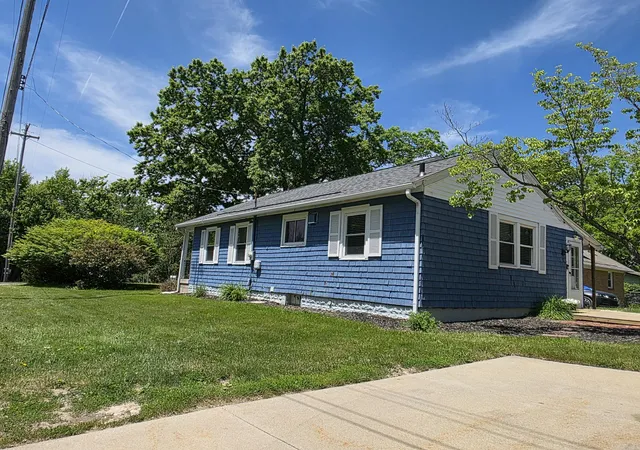 Photo 3 of Single family home for sale at 1406 Covell Ave Nw, Grand Rapids, MI 49504 | MLS# 71026027211 | Listing updated on 2026-10-05
