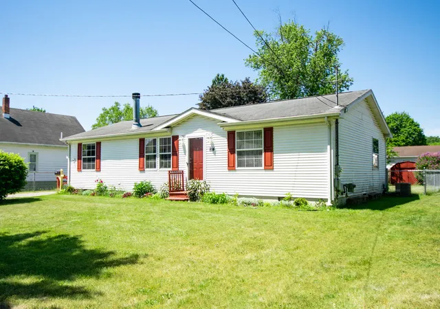 Photo 2 of Single family home for sale at 814 Seymour Ave, Jackson, MI 49202 | MLS# 64026027223 | Listing updated on 2026-06-16