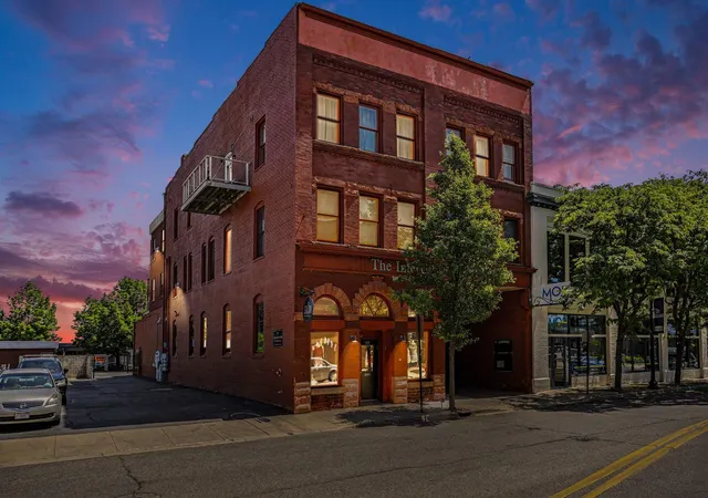 Listing Photo 2 - Condo for sale in building located at 163 Portage St, Kalamazoo, MI 49007