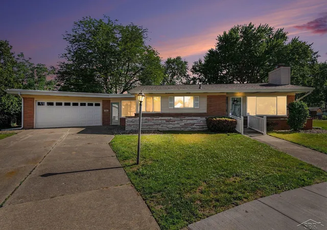 Photo 1 of Sale Pending at 3002 Malden Pl, Saginaw, MI 48602 | MLS# 61050210229 | Listing updated on 2026-06-07