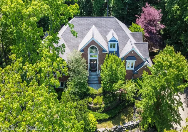 Photo 2 of Single family home for sale at 6604 College Park Dr, Clarkston, MI 48346 | MLS# 20261041575 | Listing updated on 2026-09-20