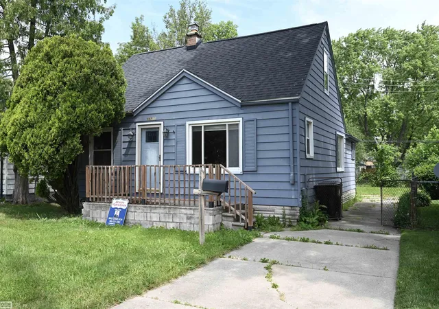 Photo 2 of Single family home for sale at 18755 Hazelwood St, Roseville, MI 48066 | MLS# 58050210238 | Listing updated on 2026-10-08