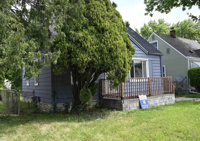 Photo 3 of Single family home for sale at 18755 Hazelwood St, Roseville, MI 48066 | MLS# 58050210238 | Listing updated on 2026-10-08