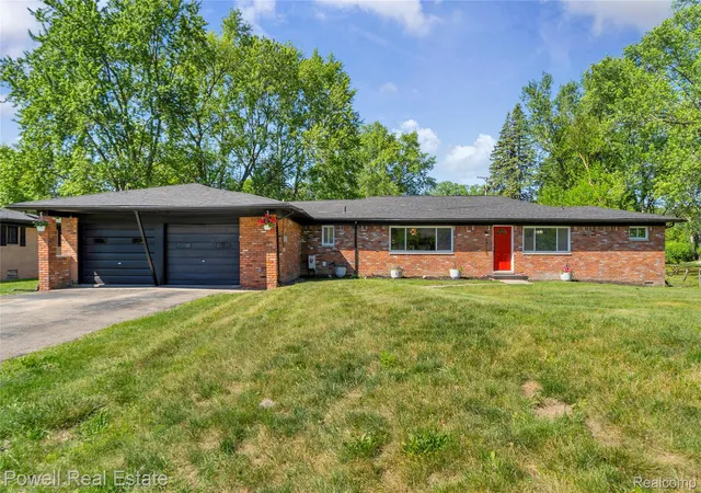 Photo 3 of Single family home for sale at 24139 Philip Dr, Southfield, MI 48075 | MLS# 20261041584 | Listing updated on 2026-09-12