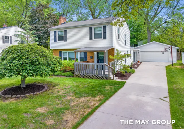 Photo 1 of Sale Pending at 1914 Woodward Ave Se, Grand Rapids, MI 49506 | MLS# 65026027241 | Listing updated on 2026-06-09