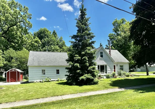 Photo 2 of Single family home for sale at 101 N Jackson St, Hanover, MI 49241 | MLS# 62026027240 | Listing updated on 2026-09-28