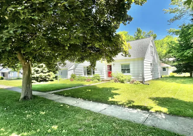 Photo 4 of Single family home for sale at 101 N Jackson St, Hanover, MI 49241 | MLS# 62026027240 | Listing updated on 2026-09-28