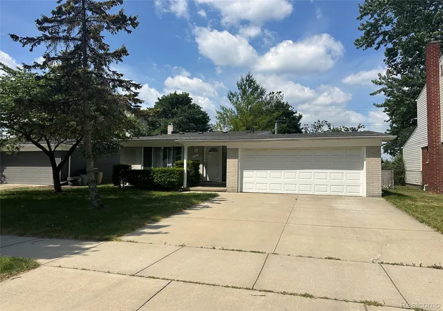 Photo 1 of Sale Pending at 1111 Langley Blvd, Clawson, MI 48017 | MLS# 20261041596 | Listing updated on 2026-06-16