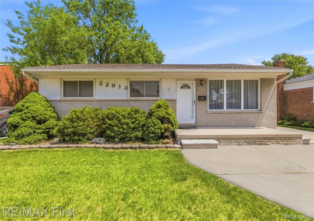 Photo 1 of Single family home for sale at 22913 Masonic Blvd, Saint Clair Shores, MI 48082 | MLS# 20261041598 | Listing updated on 2026-06-07