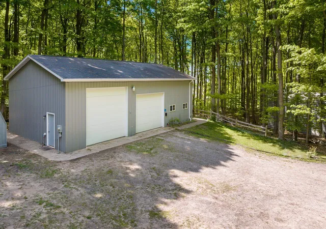 58th image of 2057 Glory Rd, Frankfort, MI 49635 | MLS# 78080069252