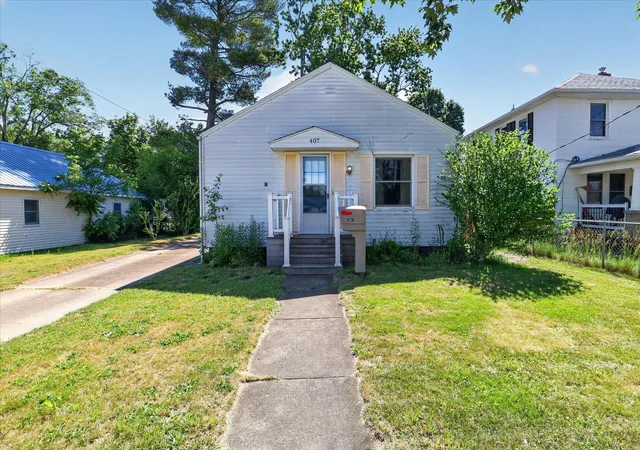 Photo 3 of Single family home for sale at 407 N 15th Street, Niles, MI 49120 | MLS# 69026027263 | Listing updated on 2026-06-06