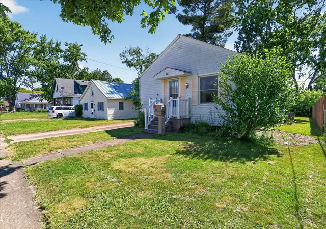 Photo 3 of Single family home for sale at 407 N 15th Street, Niles, MI 49120 | MLS# 69026027263 | Listing updated on 2026-06-06
