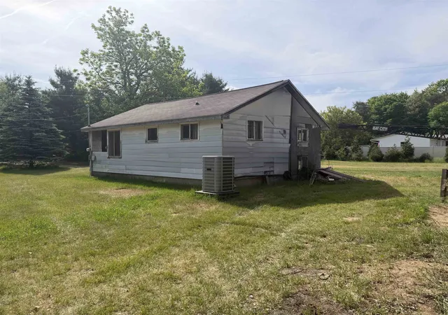 Photo 3 of Single family home for sale at 7200 Hess Rd, Millington, MI 48746 | MLS# 5050210252 | Listing updated on 2026-06-05