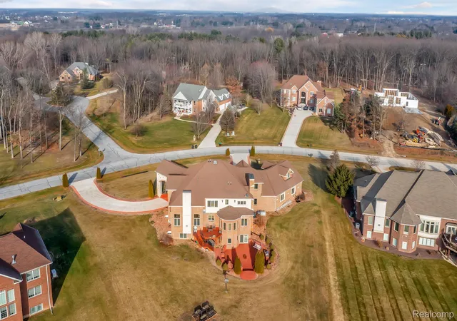 Photo 2 of Single family home for sale at 277 Brittany Ln, Saline, MI 48176 | MLS# 20261041614 | Listing updated on 2026-07-30