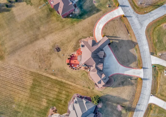 Photo 3 of Single family home for sale at 277 Brittany Ln, Saline, MI 48176 | MLS# 20261041614 | Listing updated on 2026-07-30