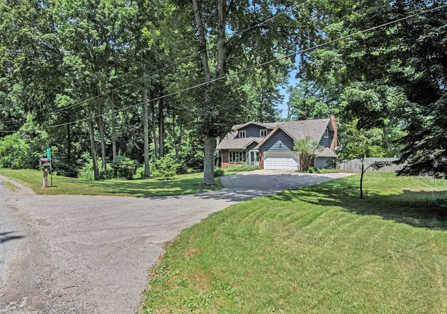 Photo 2 of Single family home for sale at 2569 Ridgewood Trl, Berrien Springs, MI 49103 | MLS# 69026027271 | Listing updated on 2026-06-20