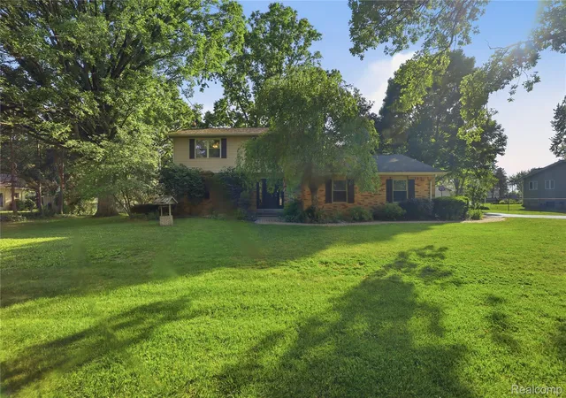 Photo 3 of Single family home for sale at 6218 Mckenzie Dr, Flint, MI 48507 | MLS# 20261041631 | Listing updated on 2026-06-18